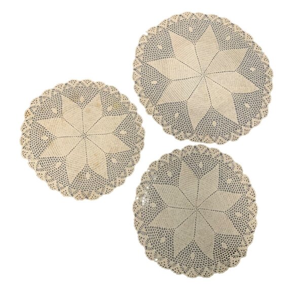 Vintage Lace Doilies Set of 3 Beige Round Crochet Table Decor 11.5" & 9.5" - Picture 1 of 8